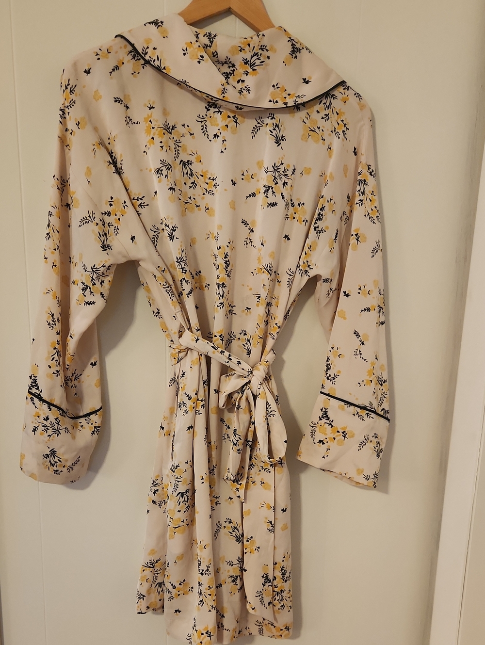 J. Crew Floral Satin Robe in Cream, Yellow & Black Trim - Picture 5 of 5